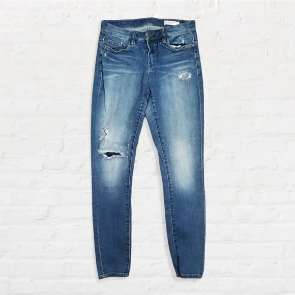 ♥️ Blank NYC ♥️ | Skinny Classique Distressed Jean's Sz 28 - Picture 1 of 5